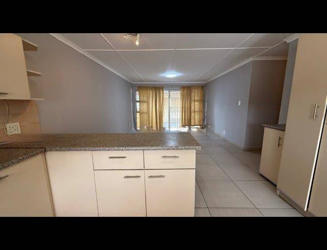 3 BEDROOM TOWNHOUSE FOR SALE IN ESCOMBE